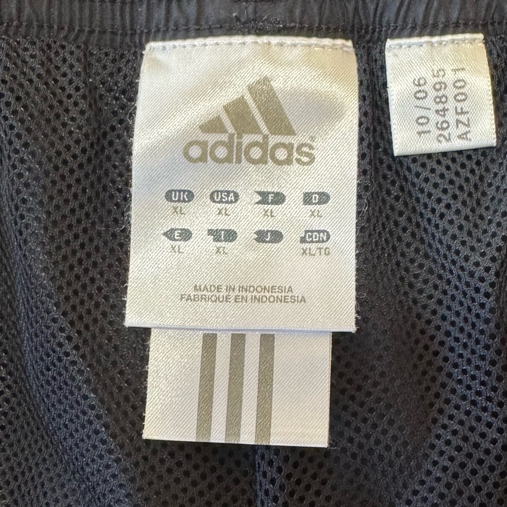 Women’s Adidas XL windsuit - Picture 10 of 13
